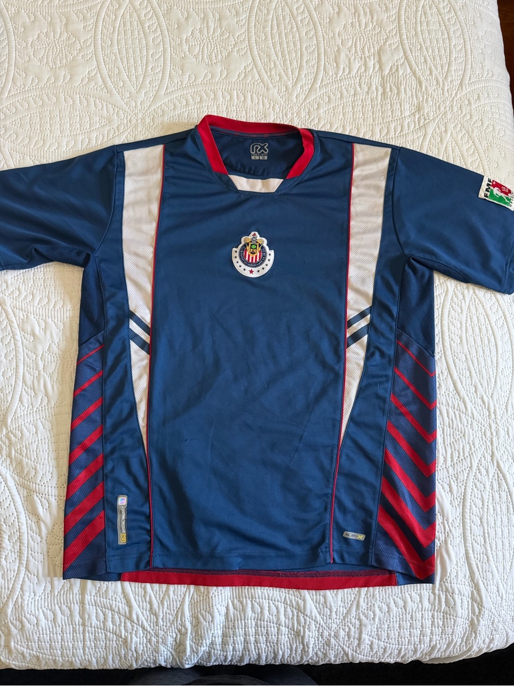 Men club deportivo, Guadalajara, chivas Blue & Red Soccer Jersey. Size L